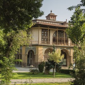 Kuzey İran Turu Tahran Gülistan Sarayı bahçesi ve tarihi binaları